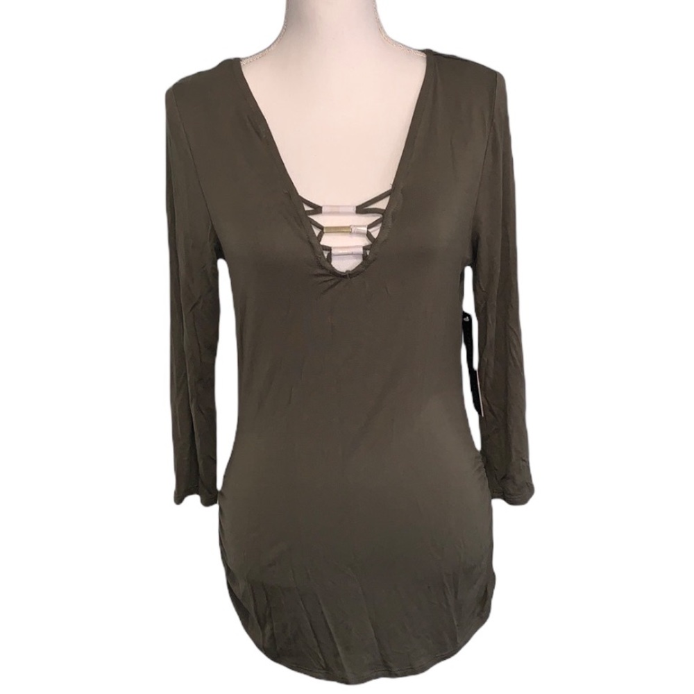 Almost Famous Cutout Top Size XL